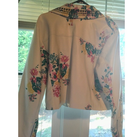 Sold - Picture 3 of 4